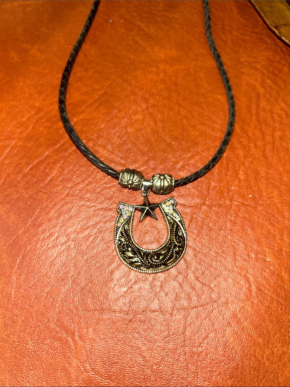 Rhinestone Horseshoe Pendant Necklace in Antique Gold and Silver - Women Jewelry